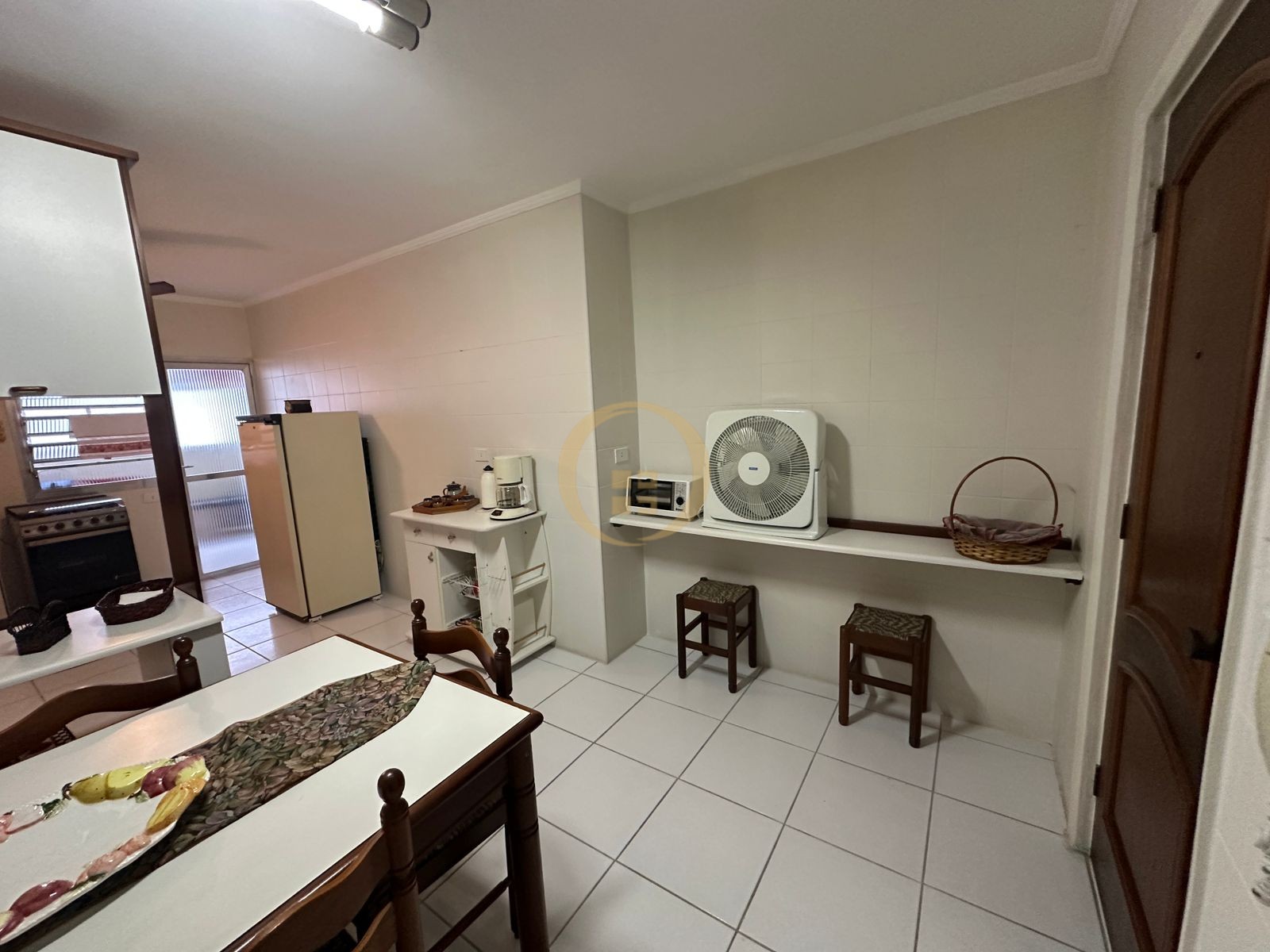 Apartamento na Praia das Pitangueiras, Guarujá - SP