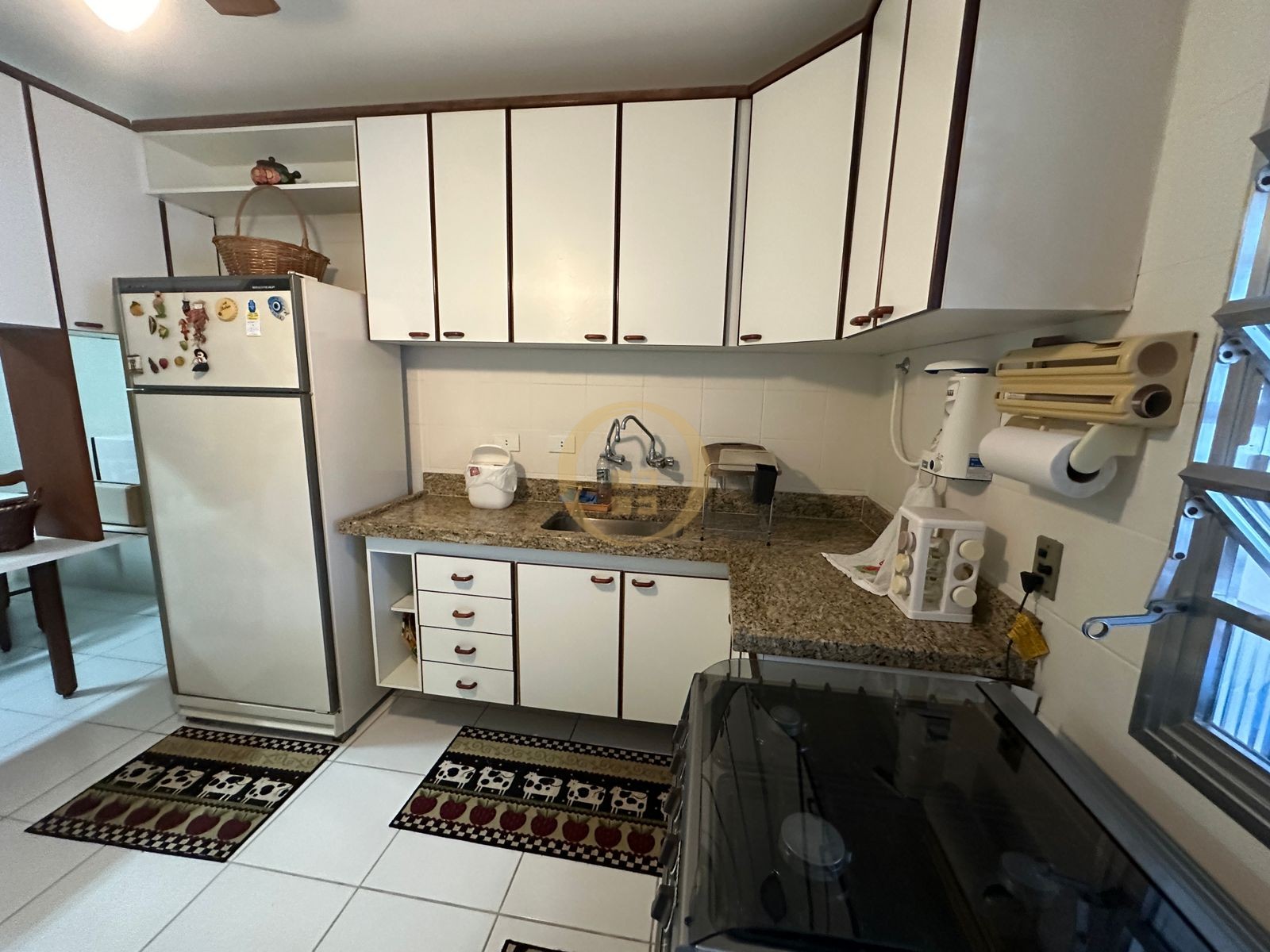 Apartamento na Praia das Pitangueiras, Guarujá - SP