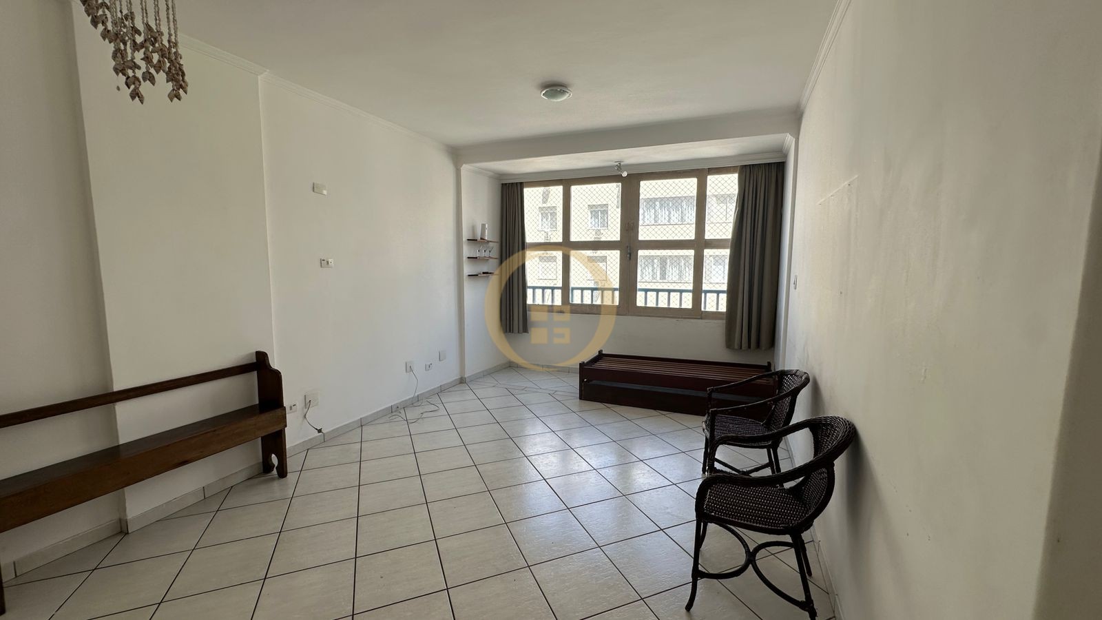 Apartamento na Praia das Pitangueiras, Guarujá - SP