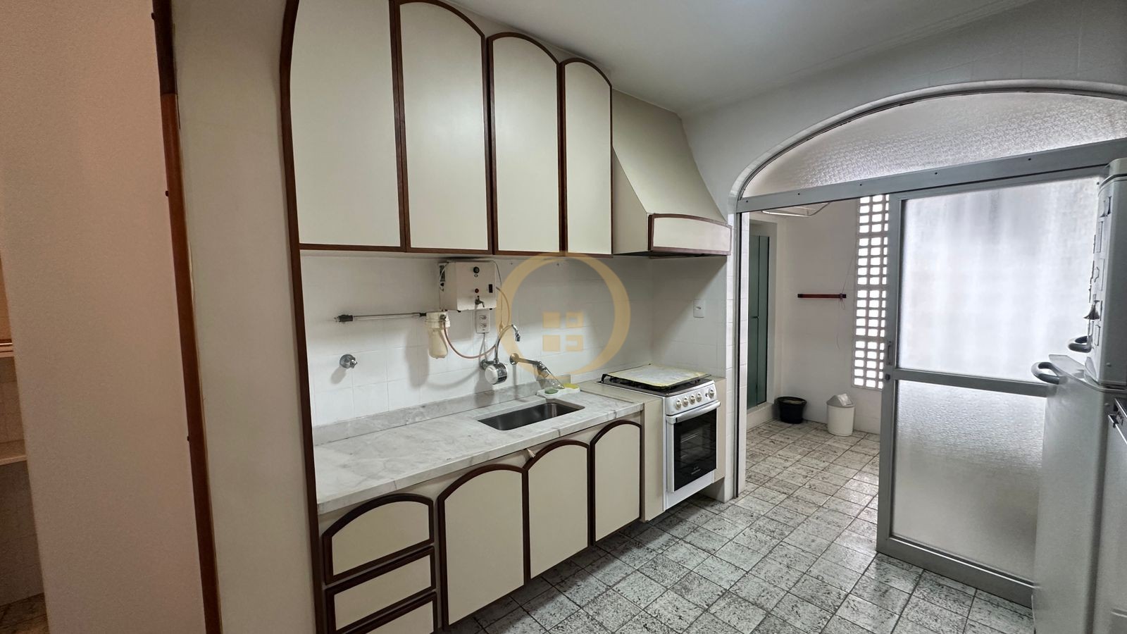 Apartamento na Praia das Pitangueiras, Guarujá - SP