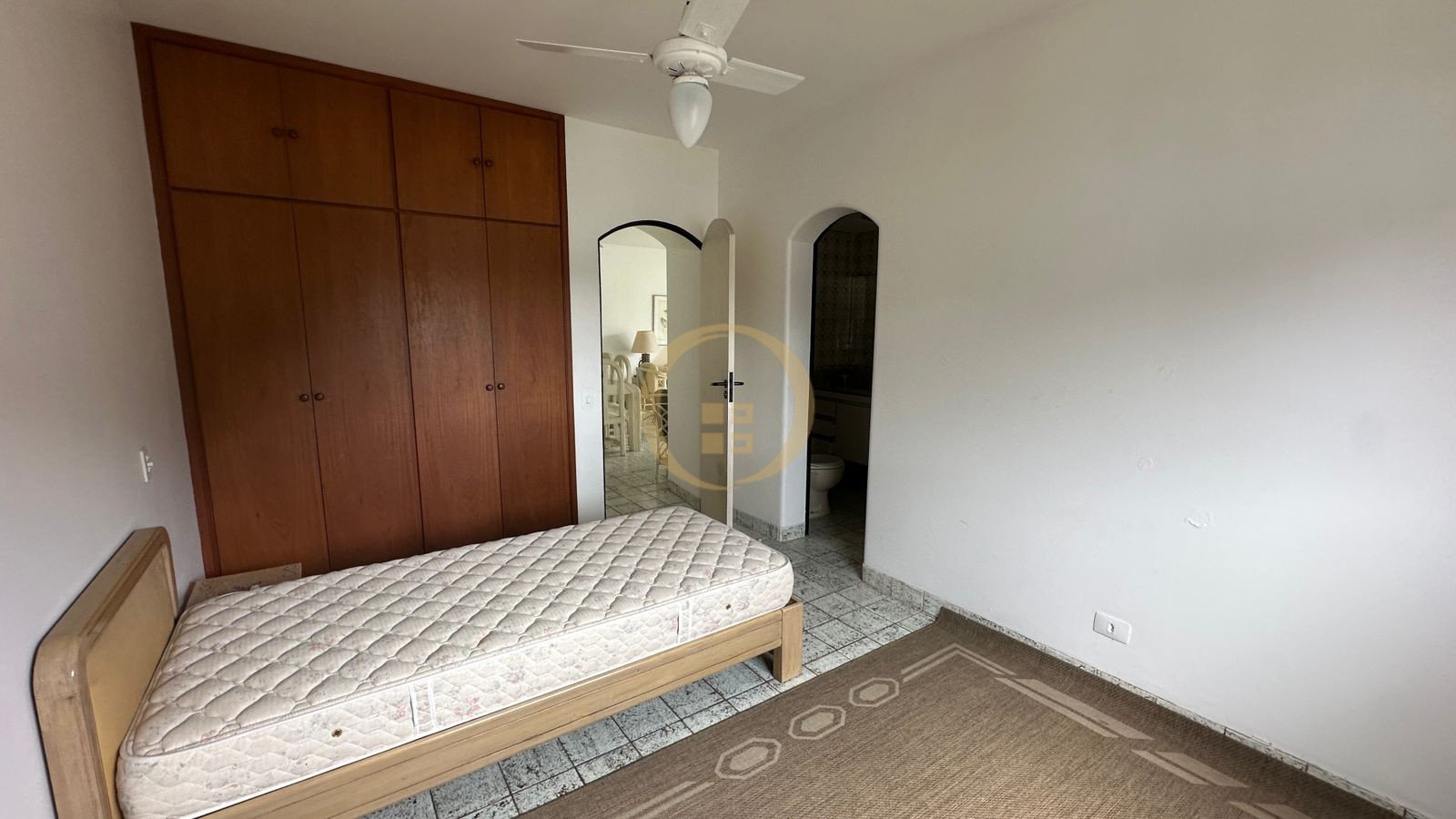 Apartamento na Praia das Pitangueiras, Guarujá - SP