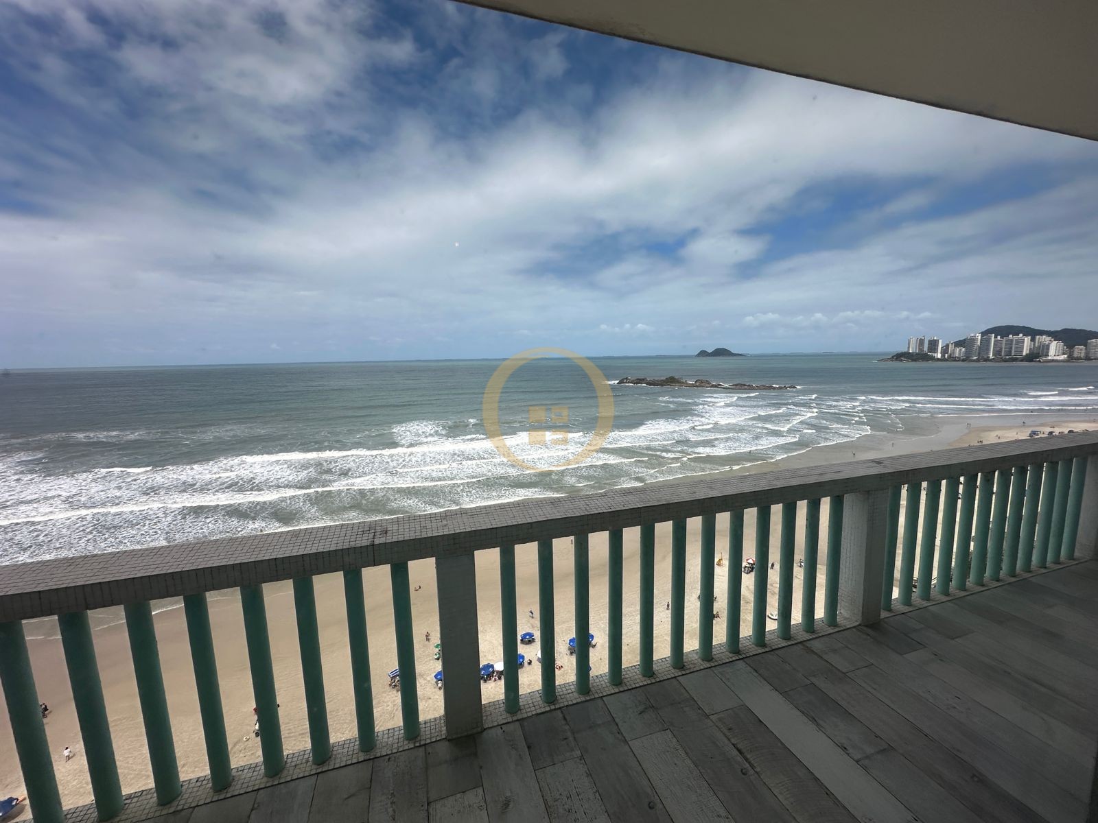 Apartamento Frente ao Mar nas Pitangueiras, Guarujá - SP