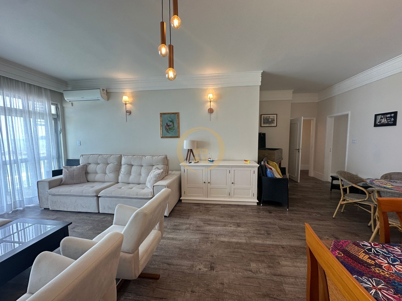 Apartamento Frente ao Mar nas Pitangueiras, Guarujá - SP