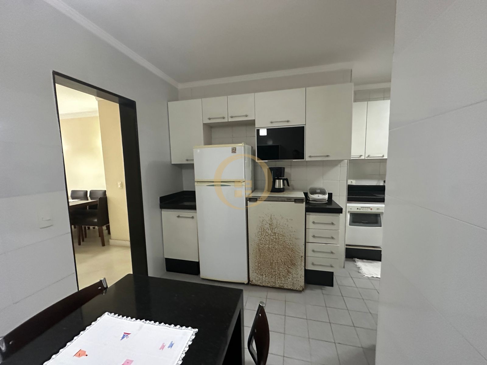 Apartamento na Praia das Pitangueiras, Guarujá - SP