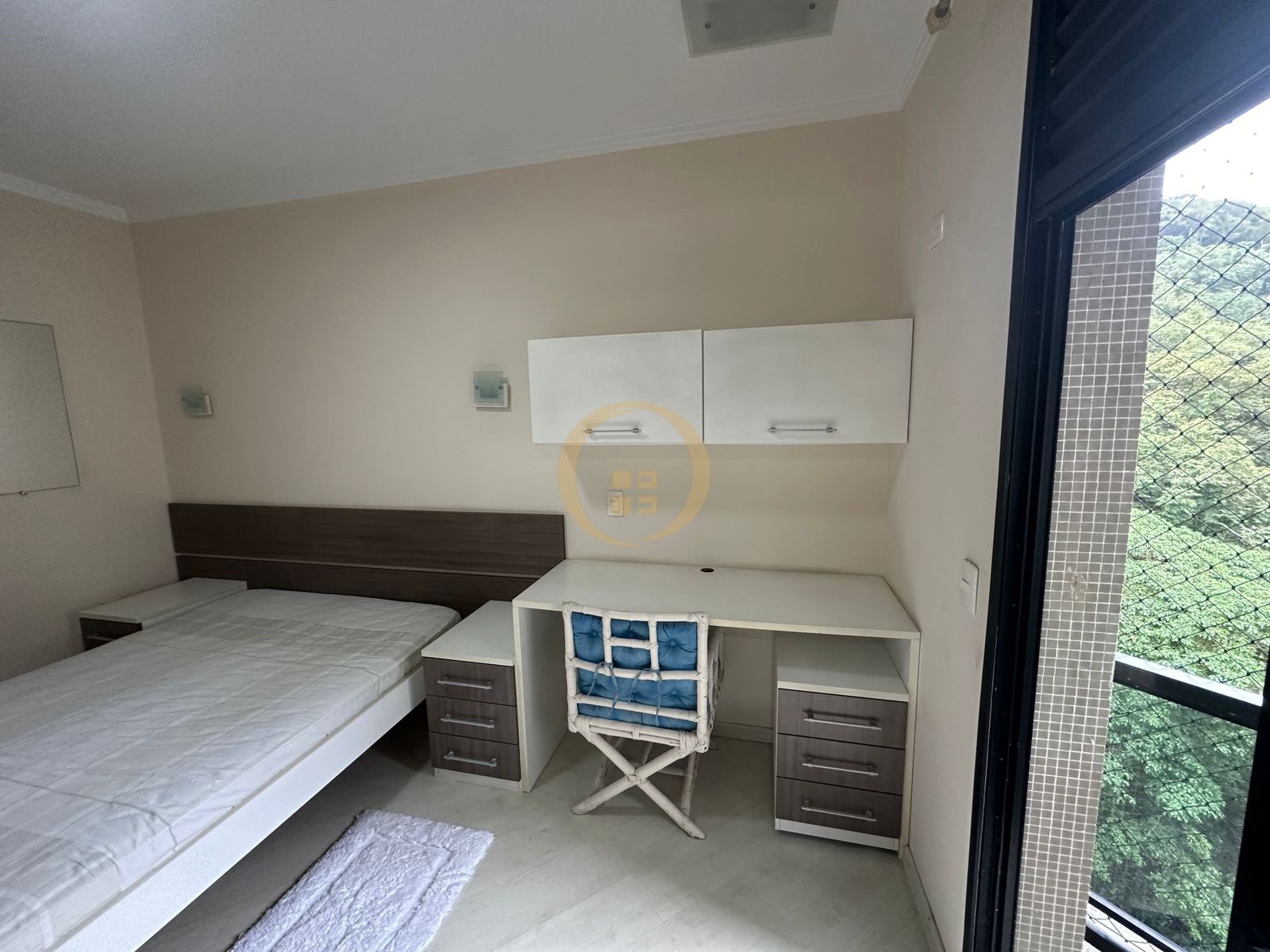 Apartamento na Praia das Pitangueiras, Guarujá - SP