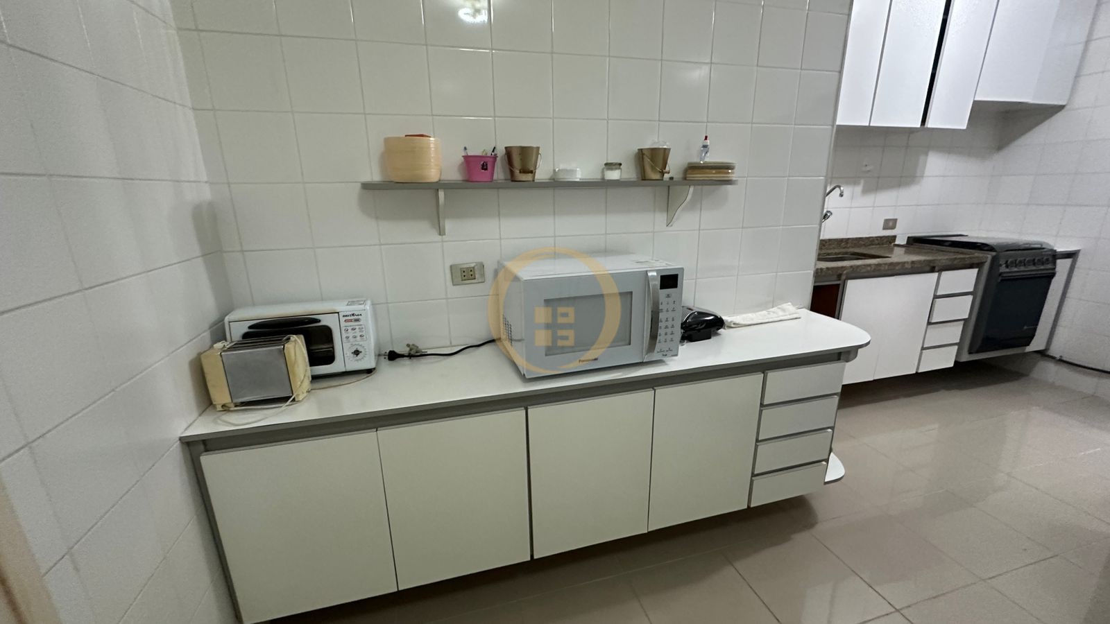 Apartamento na Praia das Pitangueiras, Guarujá - SP