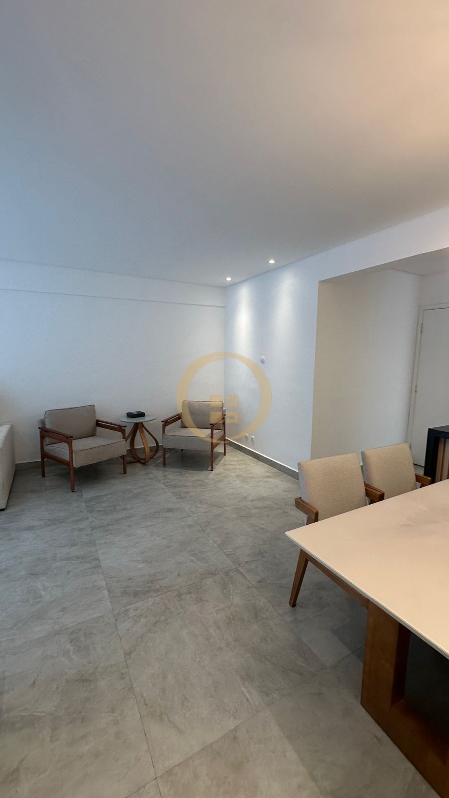 Apartamento na Praia das Pitangueiras, Guarujá - SP