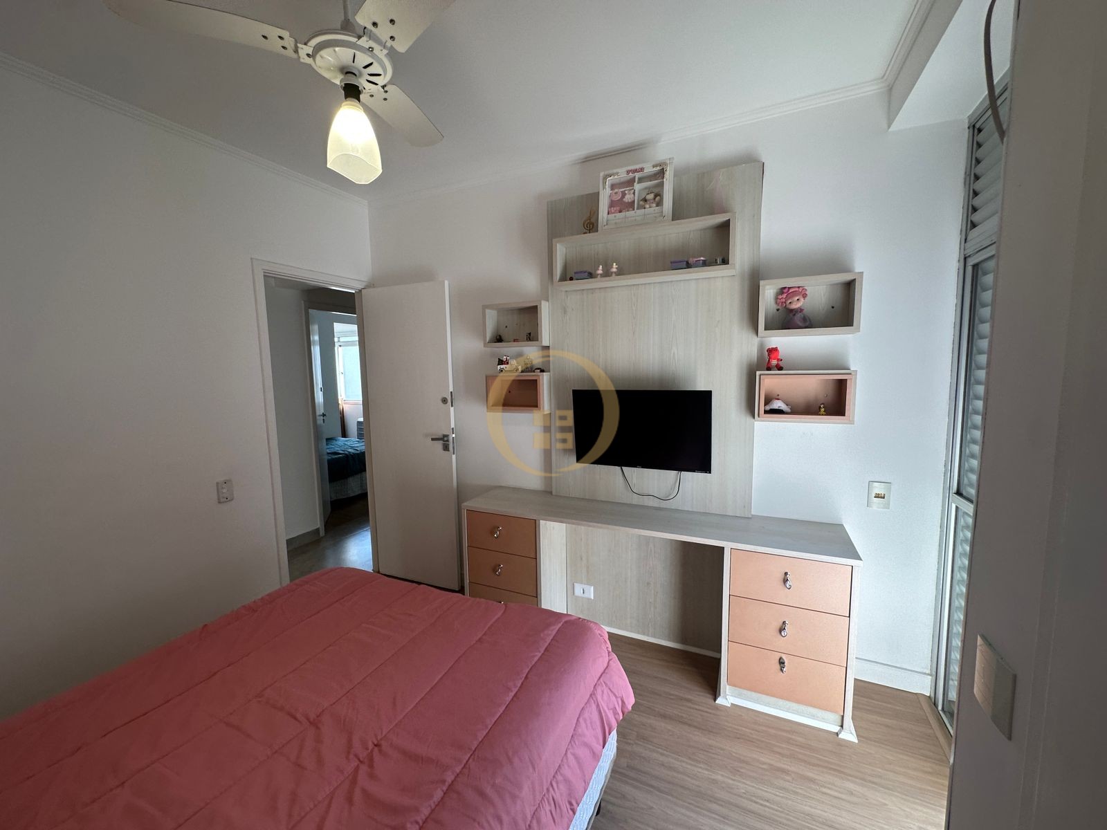 Apartamento na Praia das Pitangueiras, Guarujá - SP