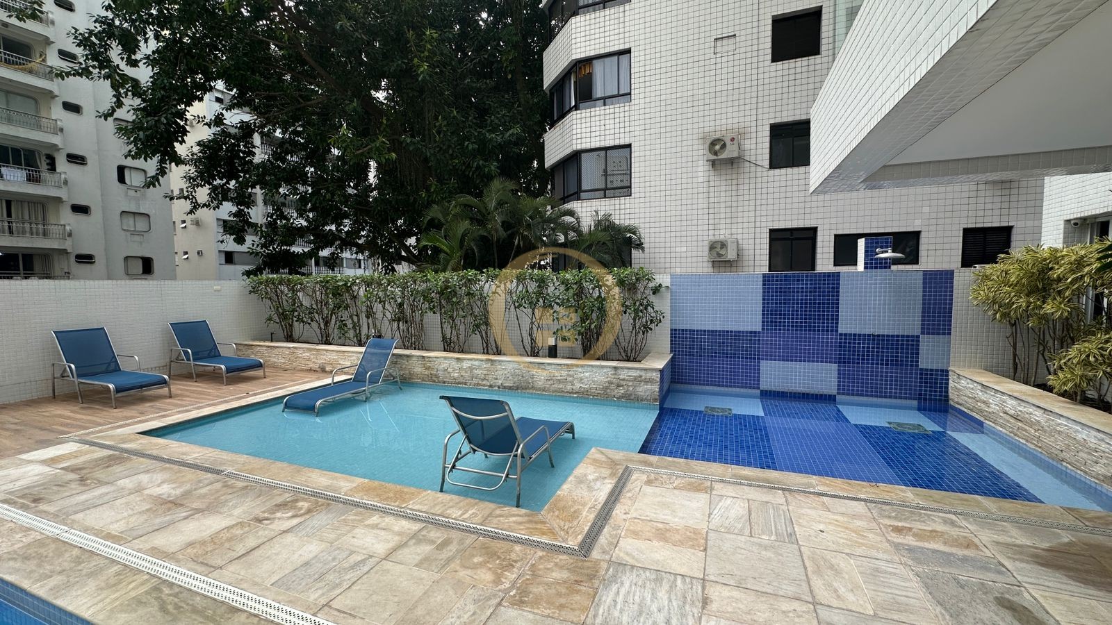 Apartamento na Praia das Pitangueiras, Guarujá - SP