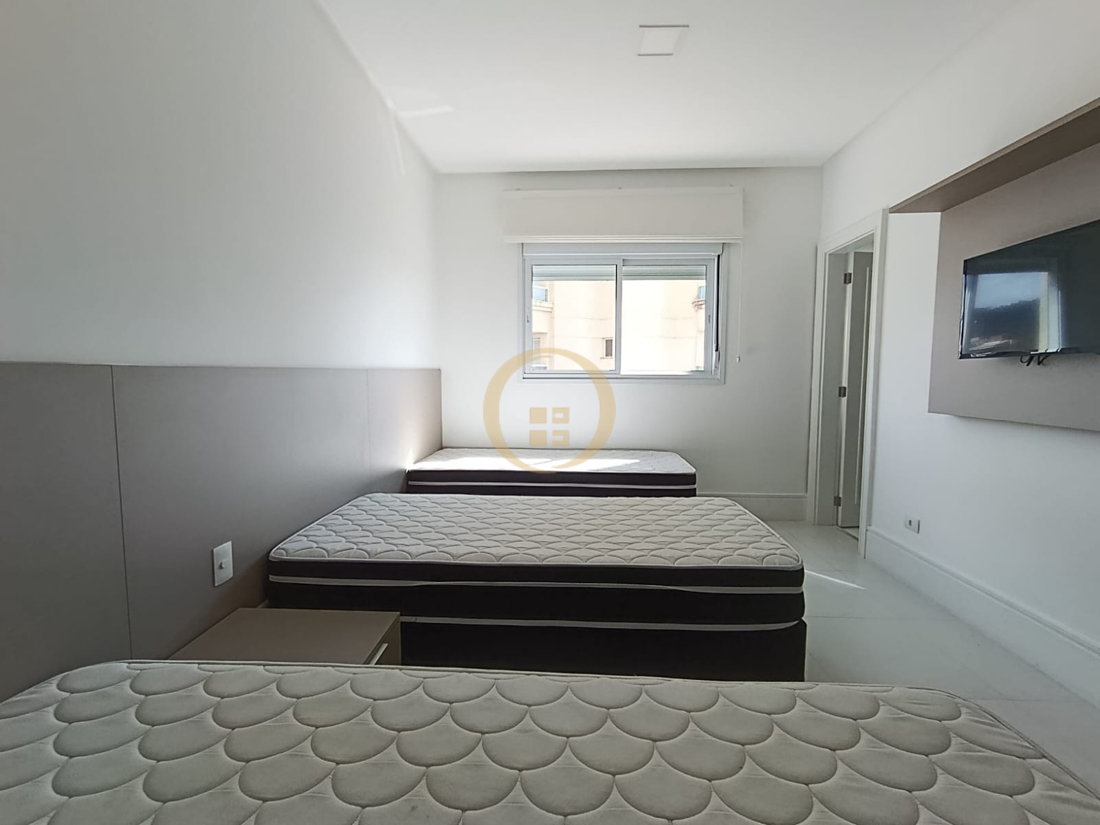 Apartamento na Praia da Enseada, Guarujá - SP