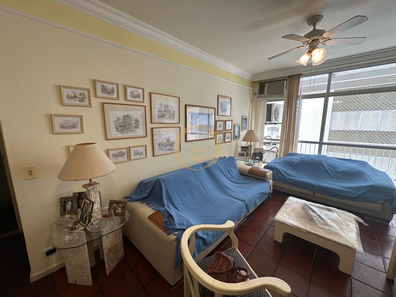 Apartamento na Praia das Pitangueiras, Guarujá - SP