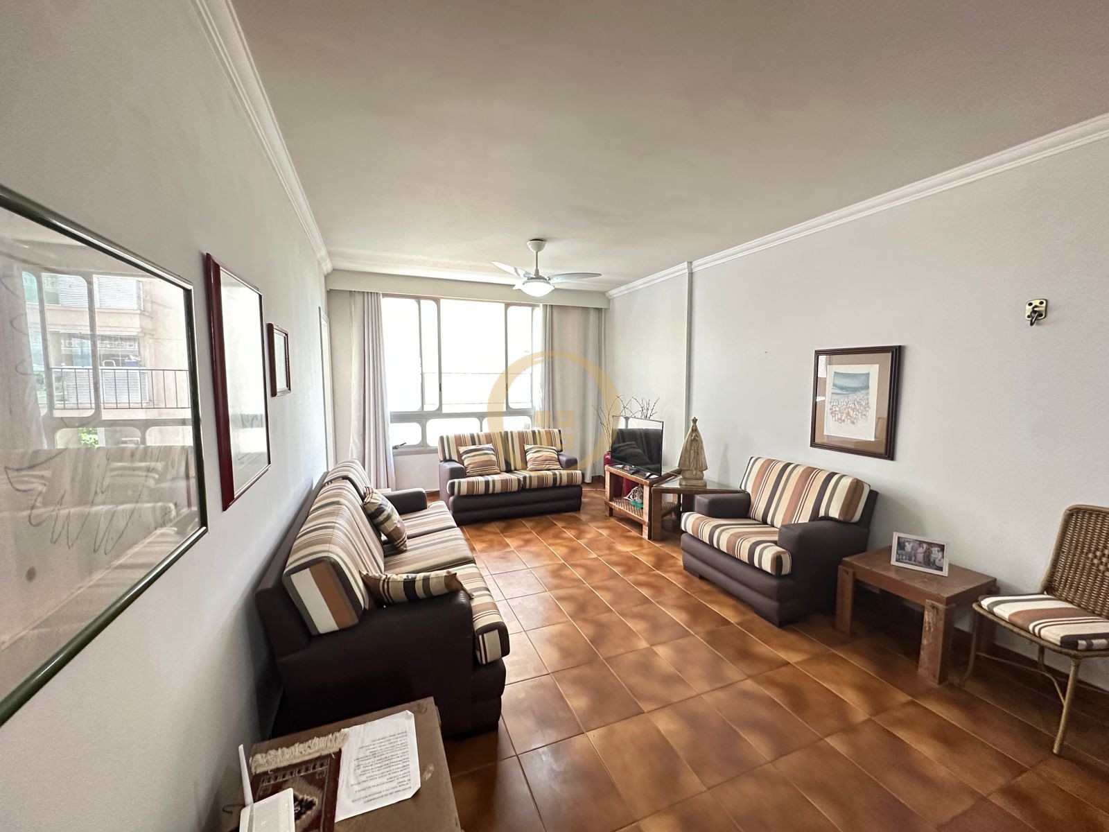 Apartamento na Praia das Pitangueiras, Guarujá - SP