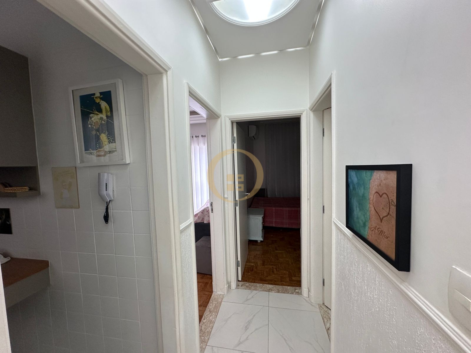 Apartamento na Praia das Pitangueiras, Guarujá - SP