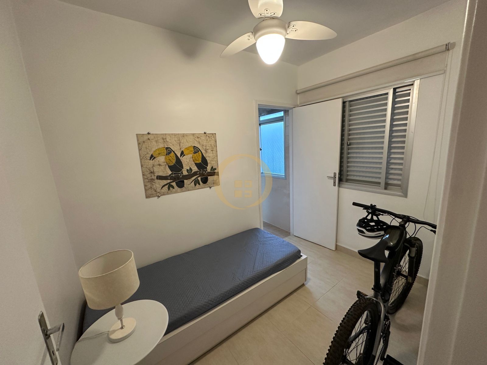 Apartamento na Praia das Pitangueiras, Guarujá - SP
