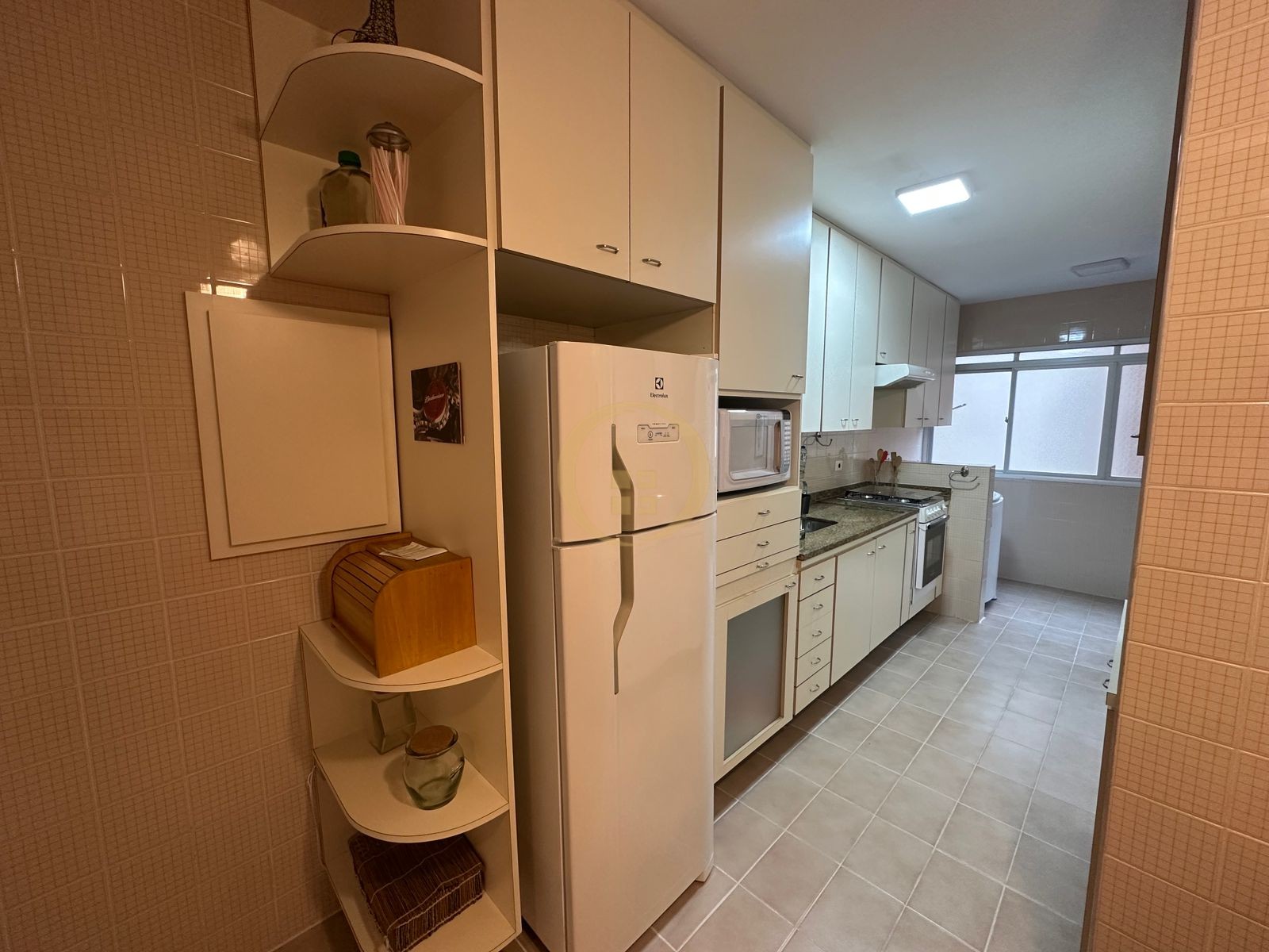 Apartamento na Praia das Pitangueiras, Guarujá - SP