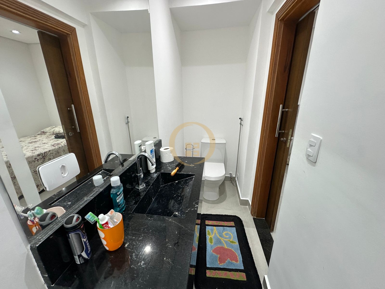 Apartamento na Praia das Pitangueiras, Guarujá - SP