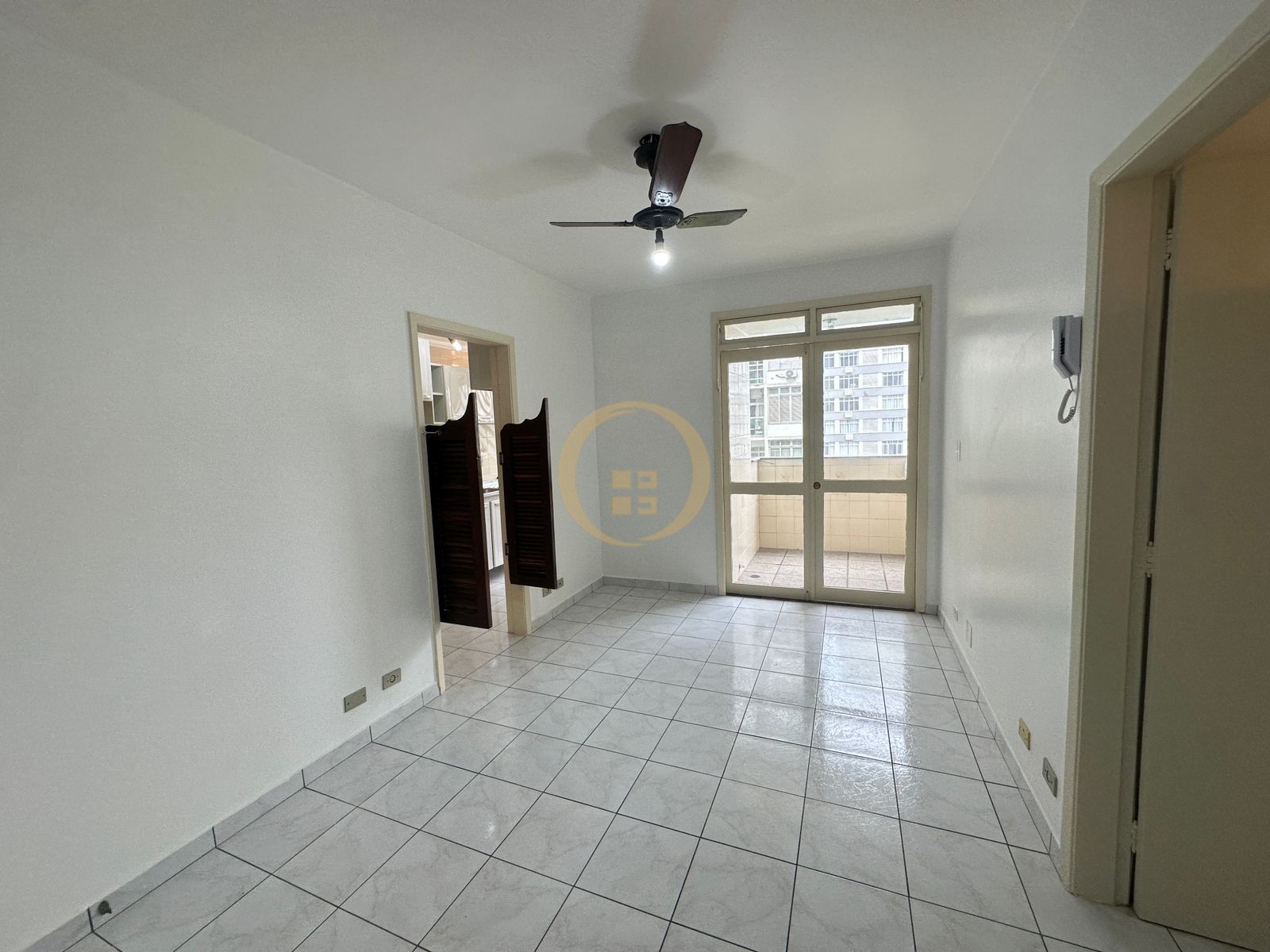 Apartamento na Praia das Pitangueiras, Guarujá - SP