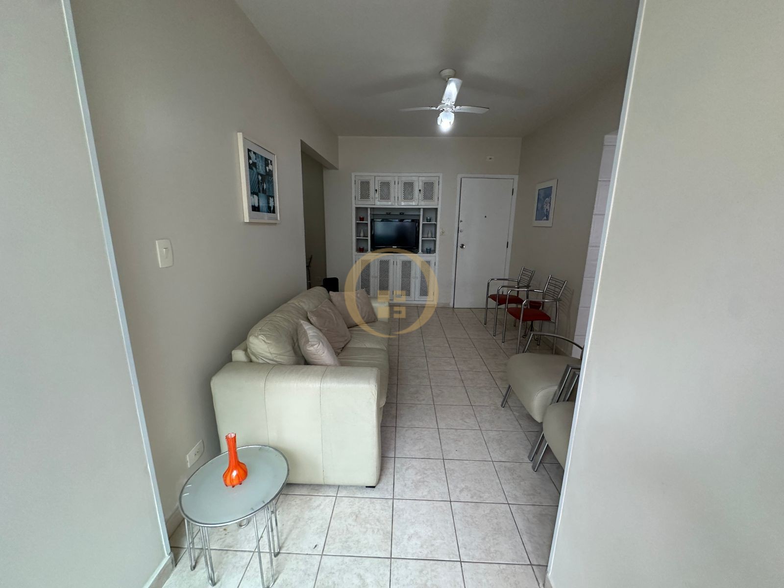 Apartamento na Praia das Pitangueiras, Guarujá - SP