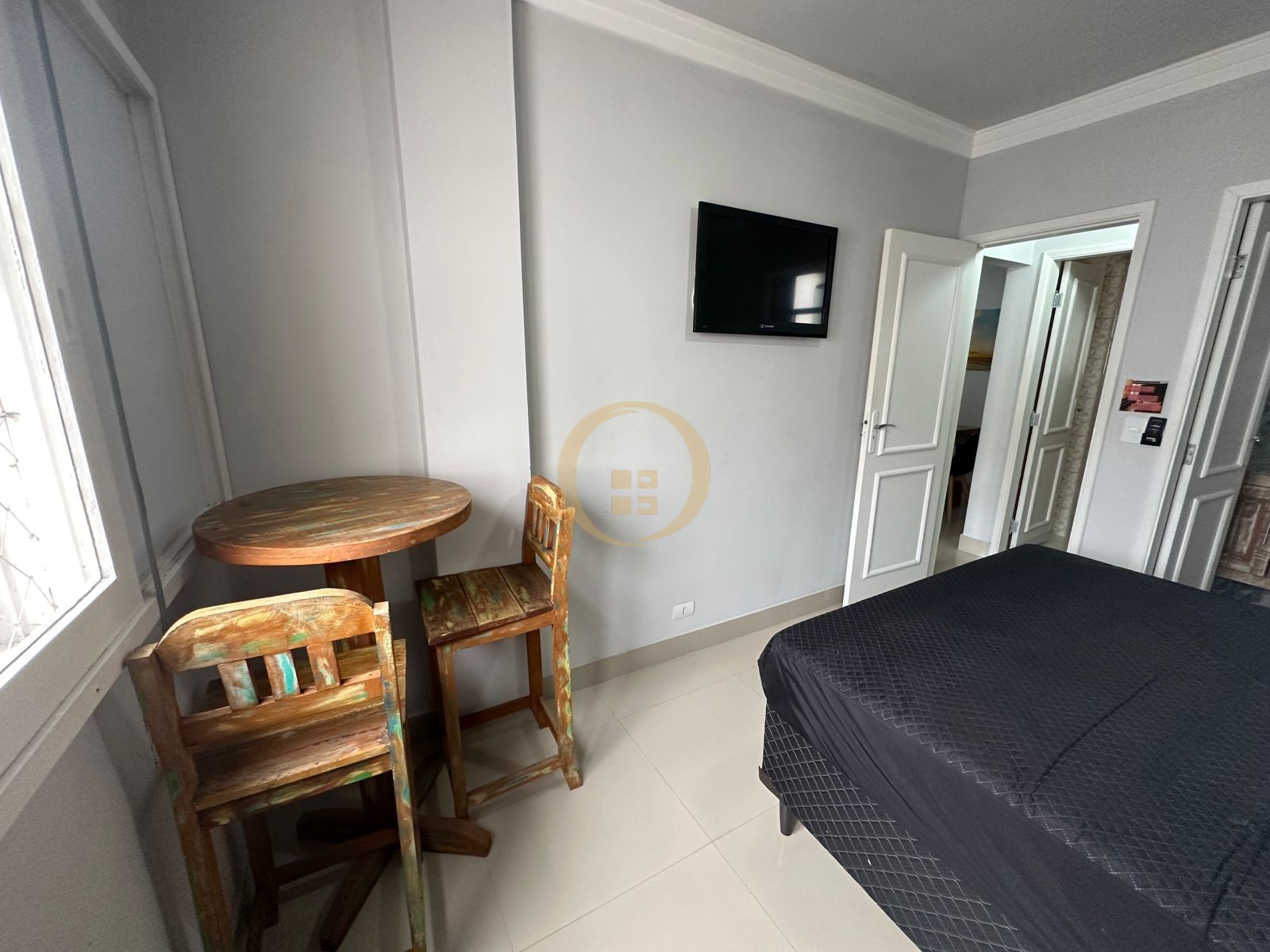 Apartamento na Praia das Pitangueiras, Guarujá - SP