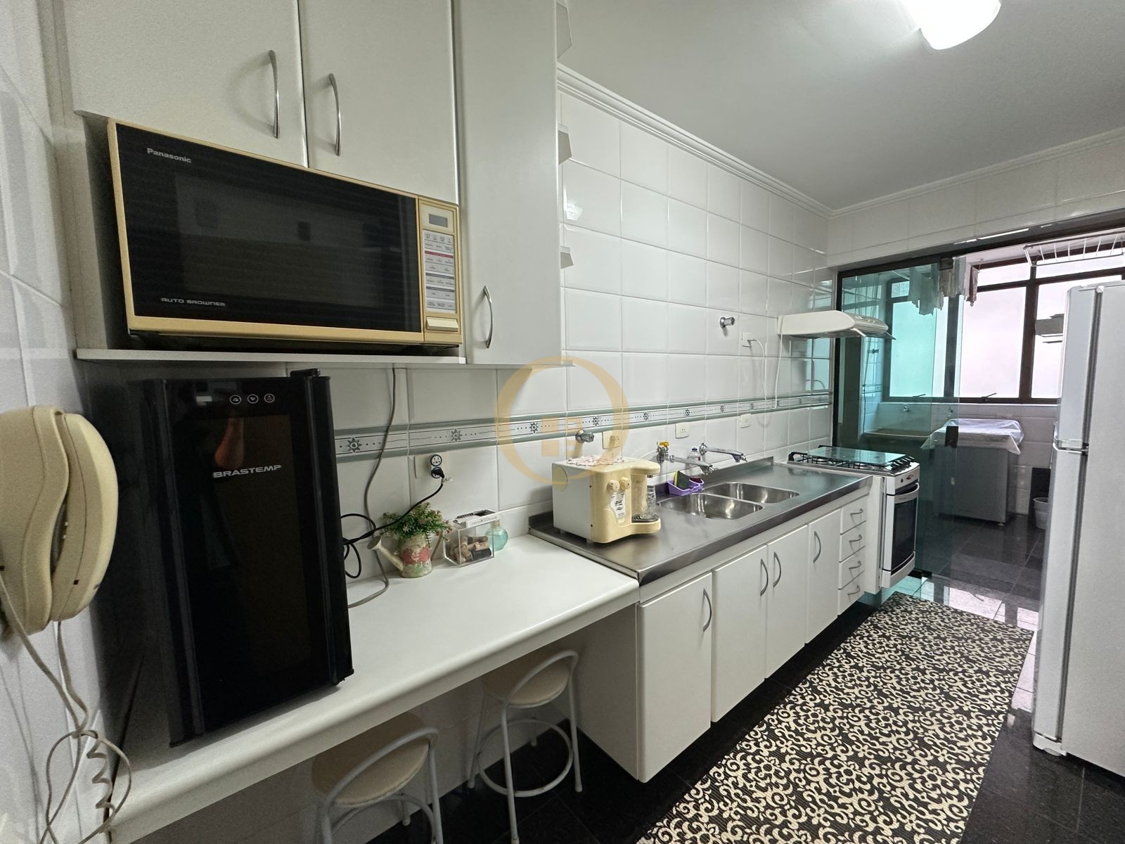 Apartamento na Praia das Pitangueiras, Guarujá - SP