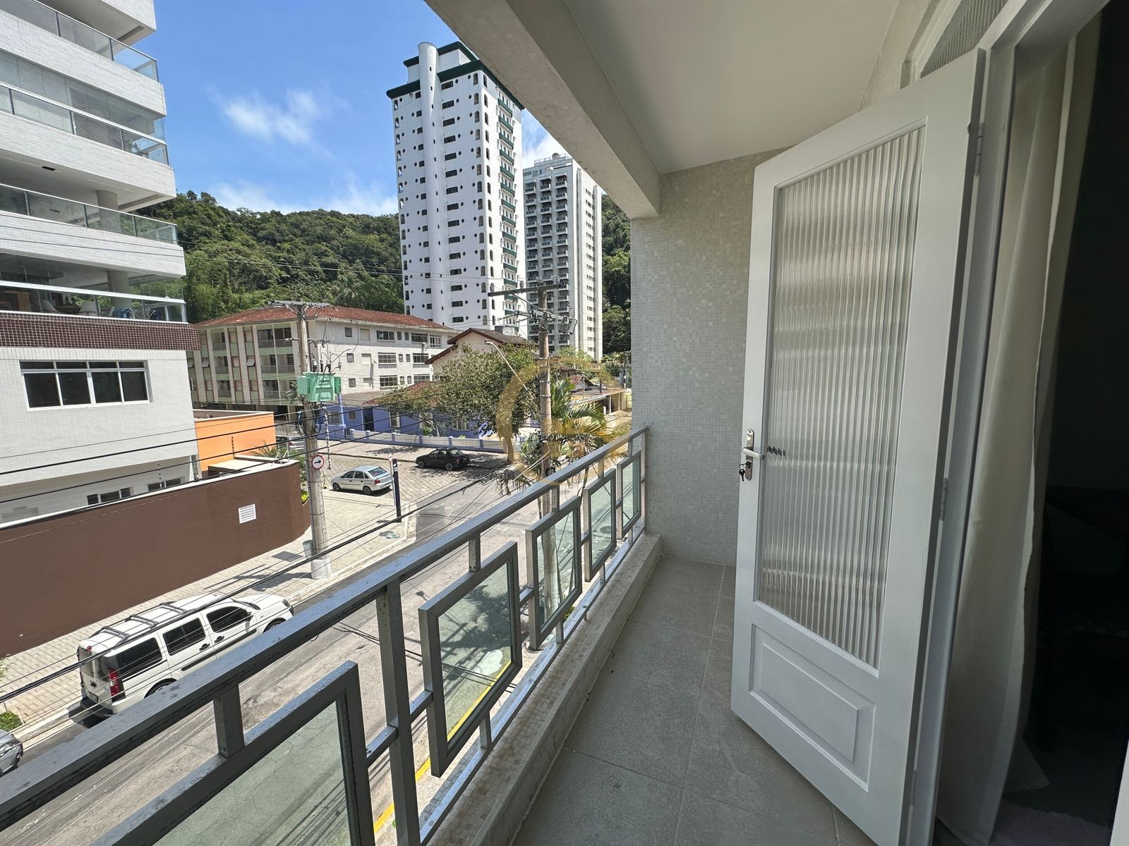 Apartamento na Praia das Pitangueiras, Guarujá - SP