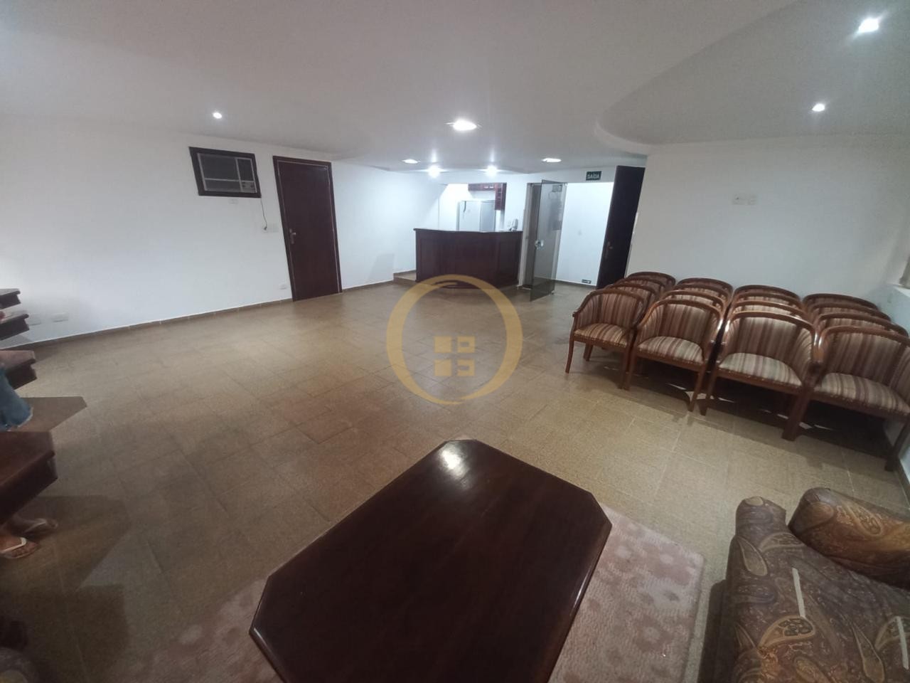 Apartamento na Praia das Pitangueiras, Guarujá - SP