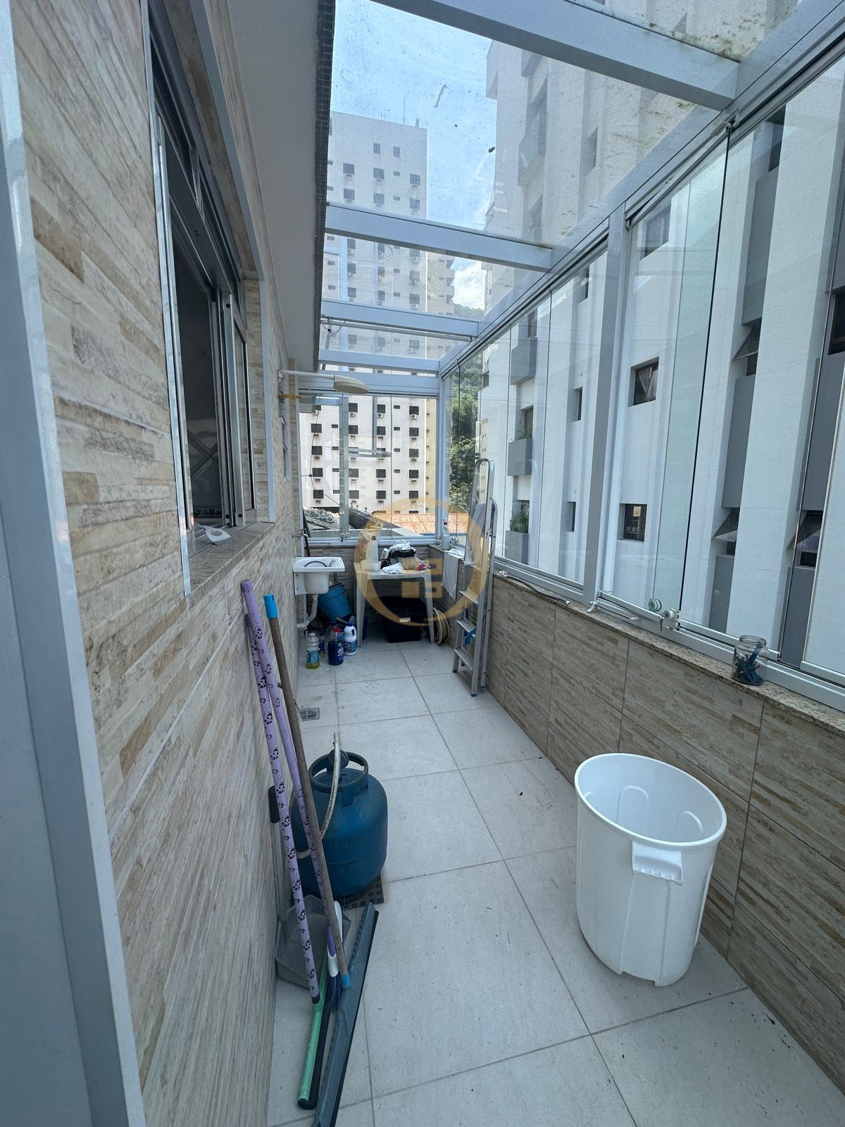 Apartamento na Praia das Pitangueiras, Guarujá - SP