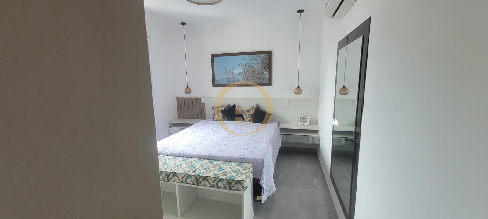 Apartamento na Praia das Pitangueiras, Guarujá - SP