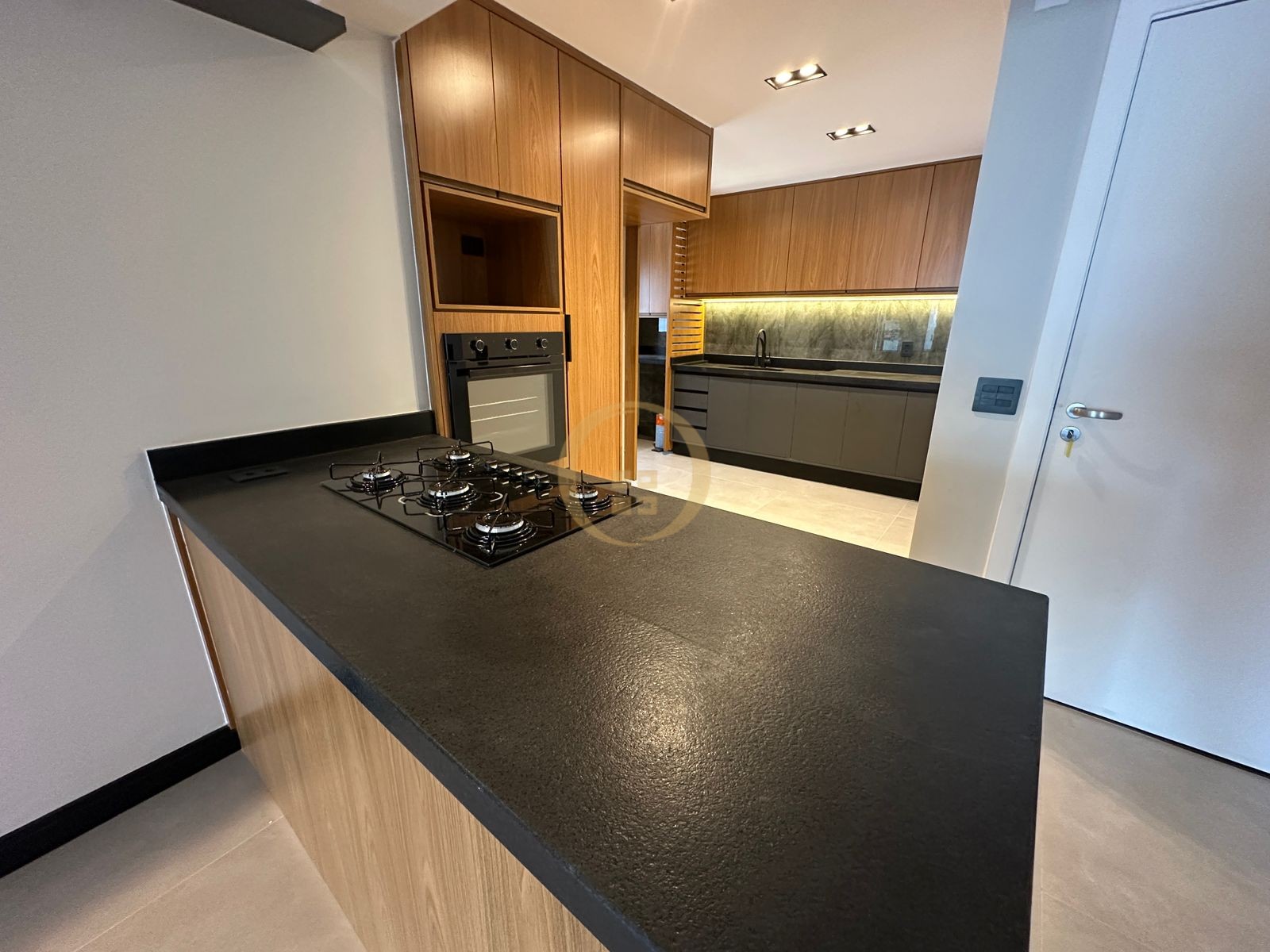 Apartamento na Praia das Astúrias, Guarujá - SP