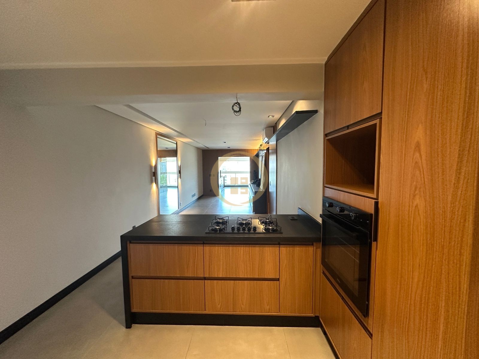 Apartamento na Praia das Astúrias, Guarujá - SP