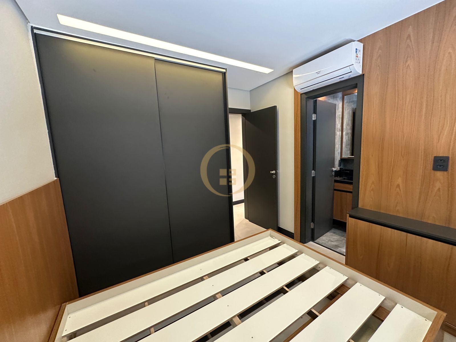 Apartamento na Praia das Astúrias, Guarujá - SP