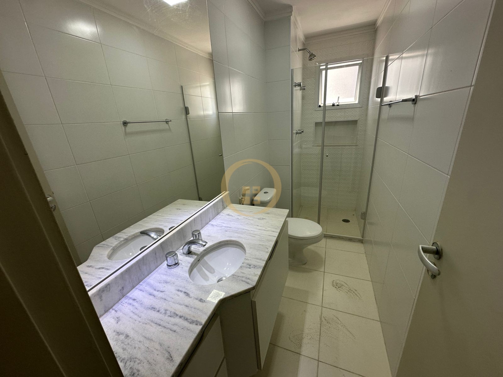 Apartamento na Praia das Astúrias, Guarujá - SP