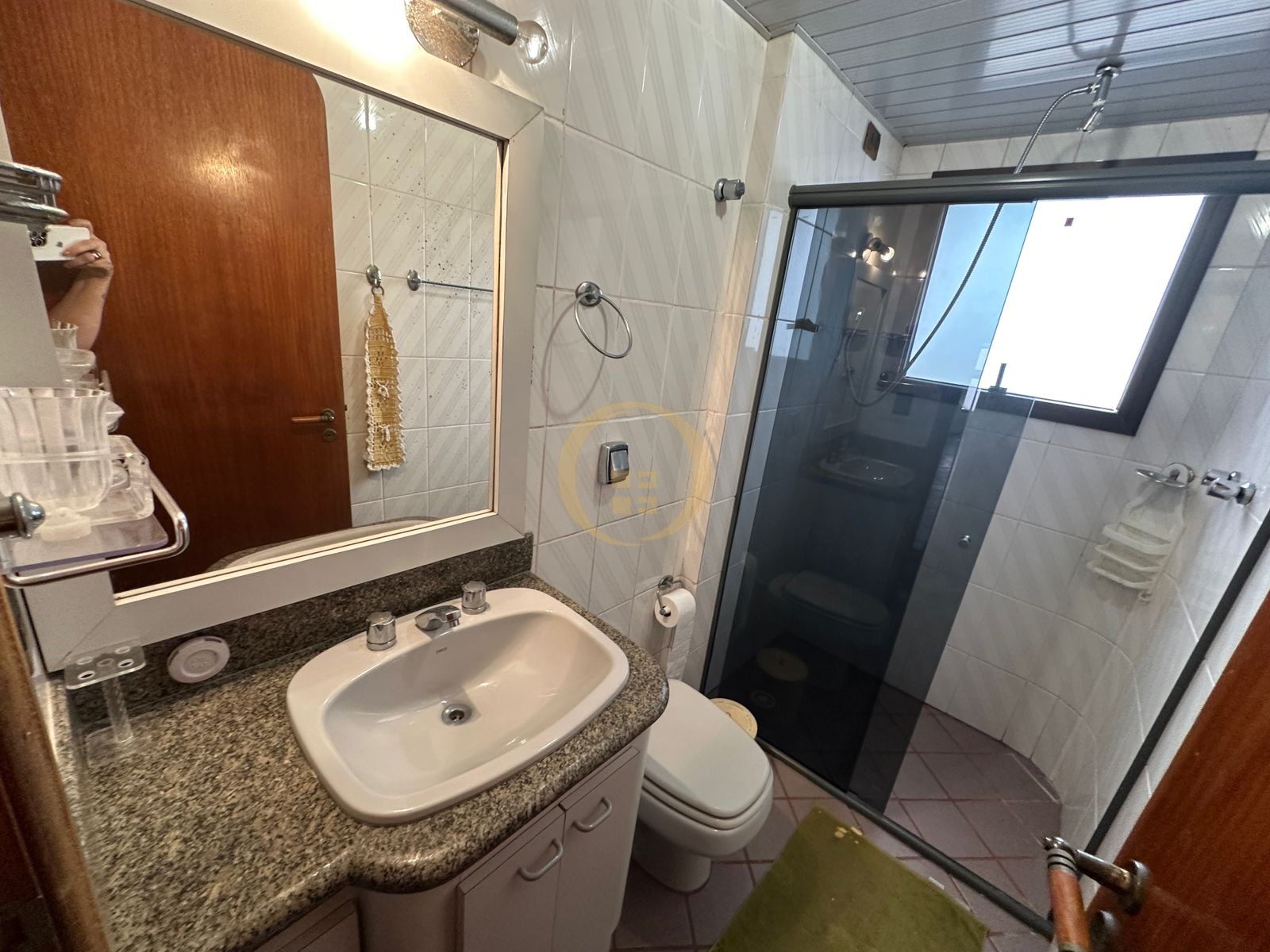 Apartamento na Praia das Pitangueiras, Guarujá - SP