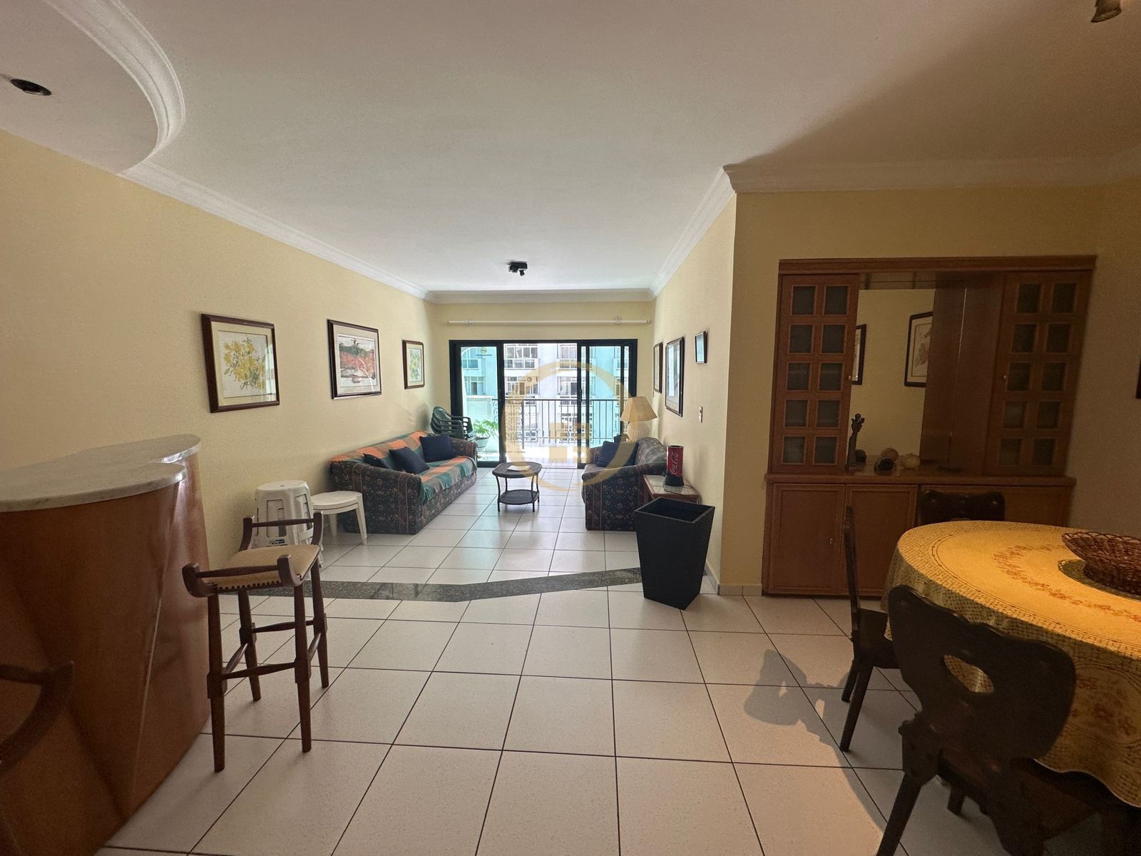 Apartamento na Praia das Pitangueiras, Guarujá - SP