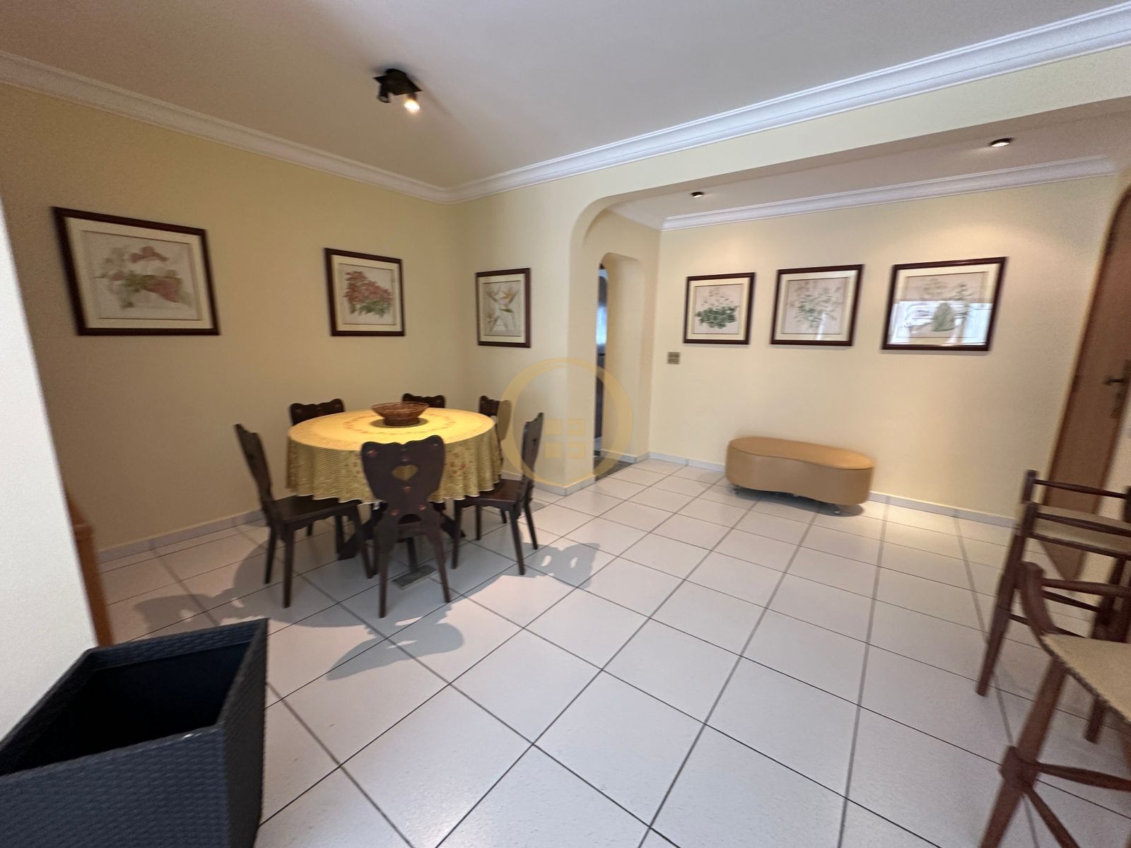Apartamento na Praia das Pitangueiras, Guarujá - SP