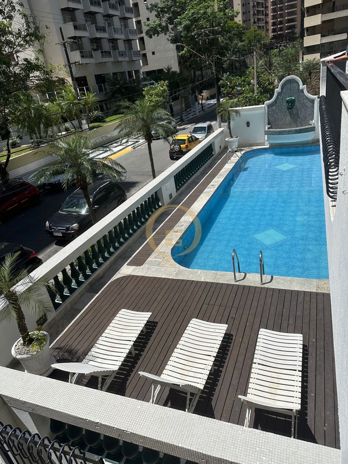 Apartamento na Praia das Pitangueiras, Guarujá - SP