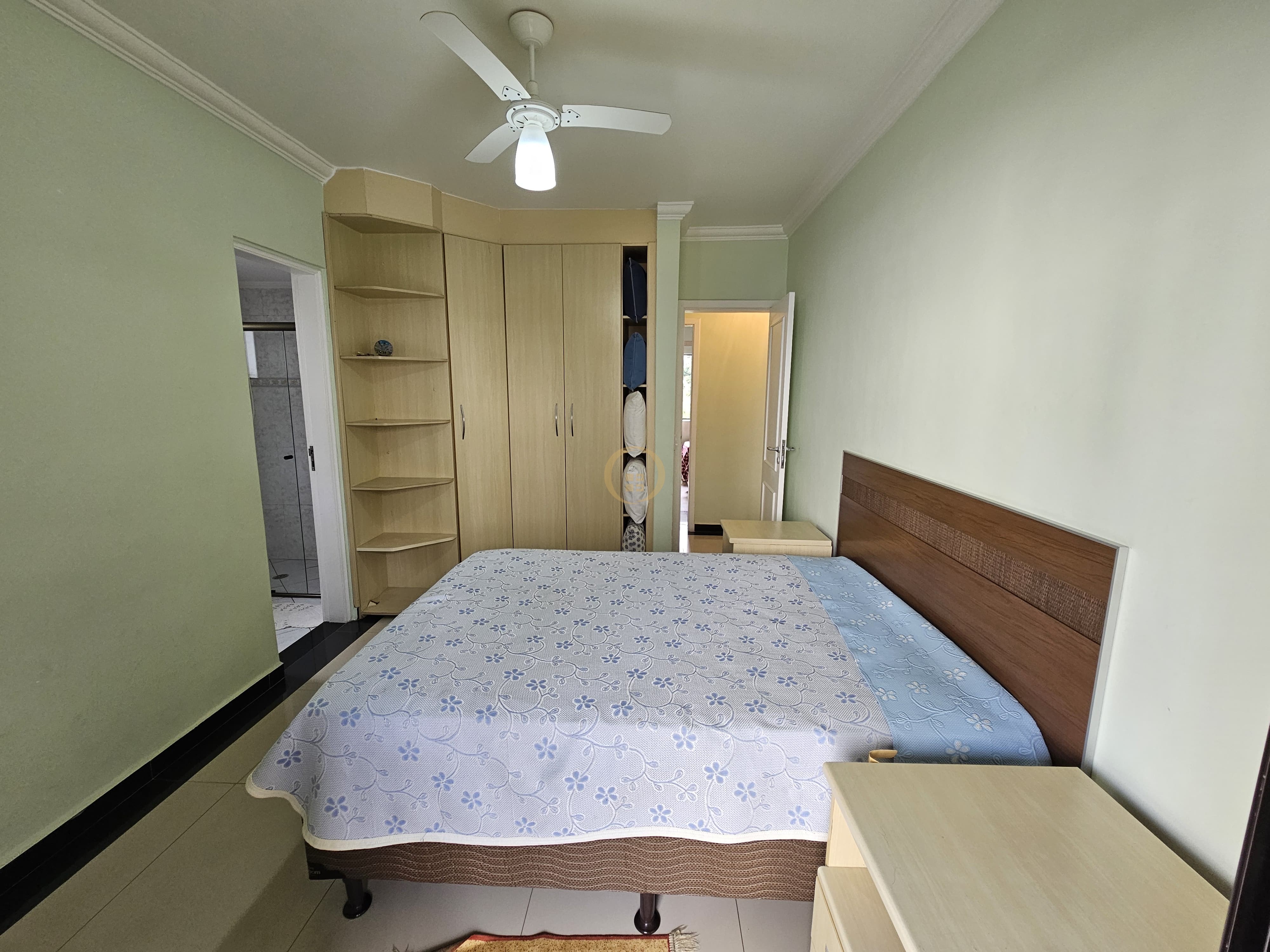 Apartamento na Praia das Pitangueiras, Guarujá - SP