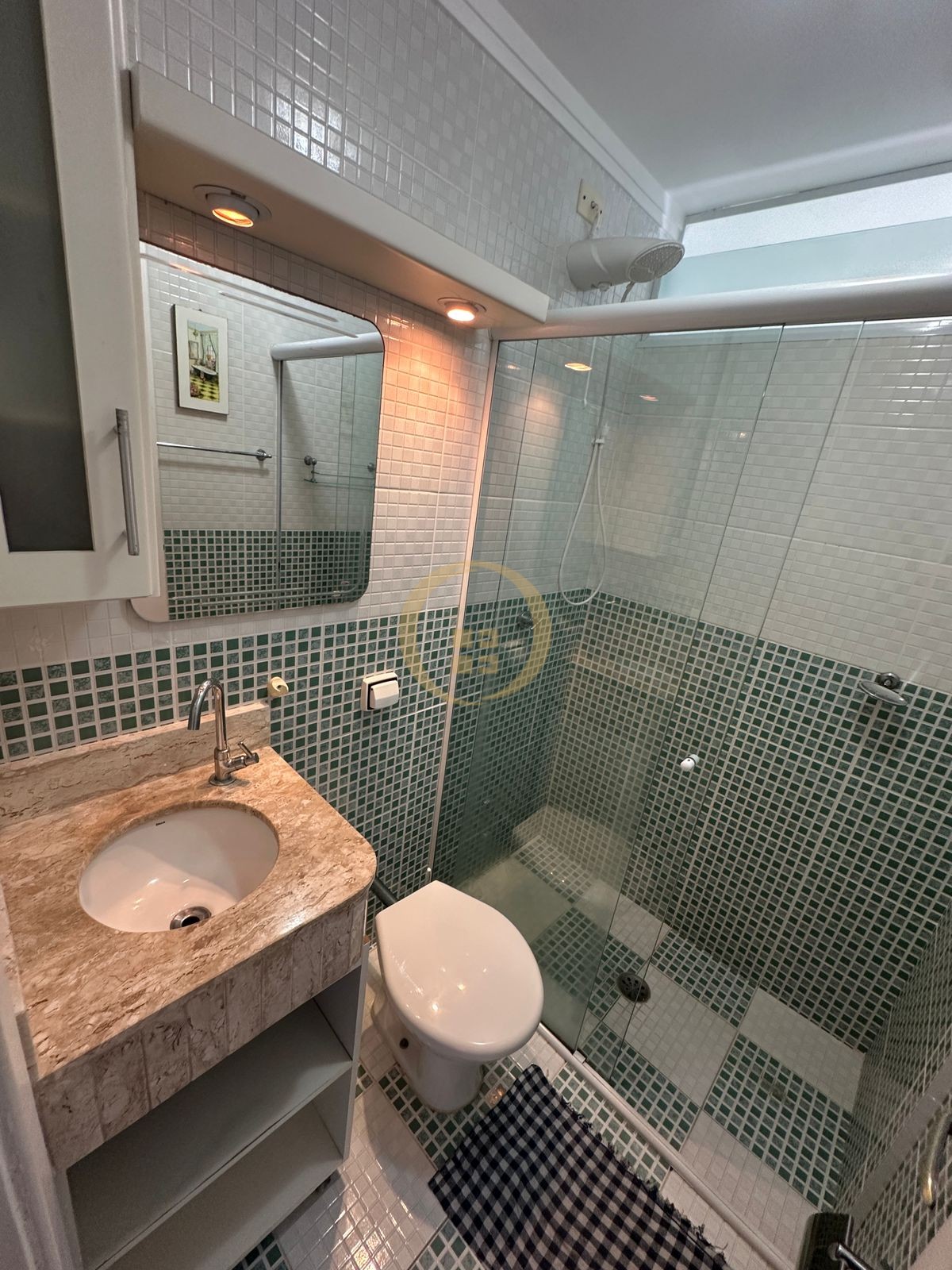 Apartamento na Praia das Pitangueiras, Guarujá - SP