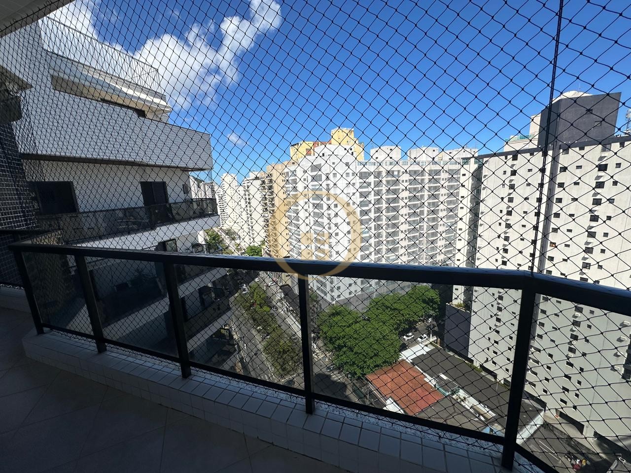 Apartamento na Praia das Pitangueiras, Guarujá - SP