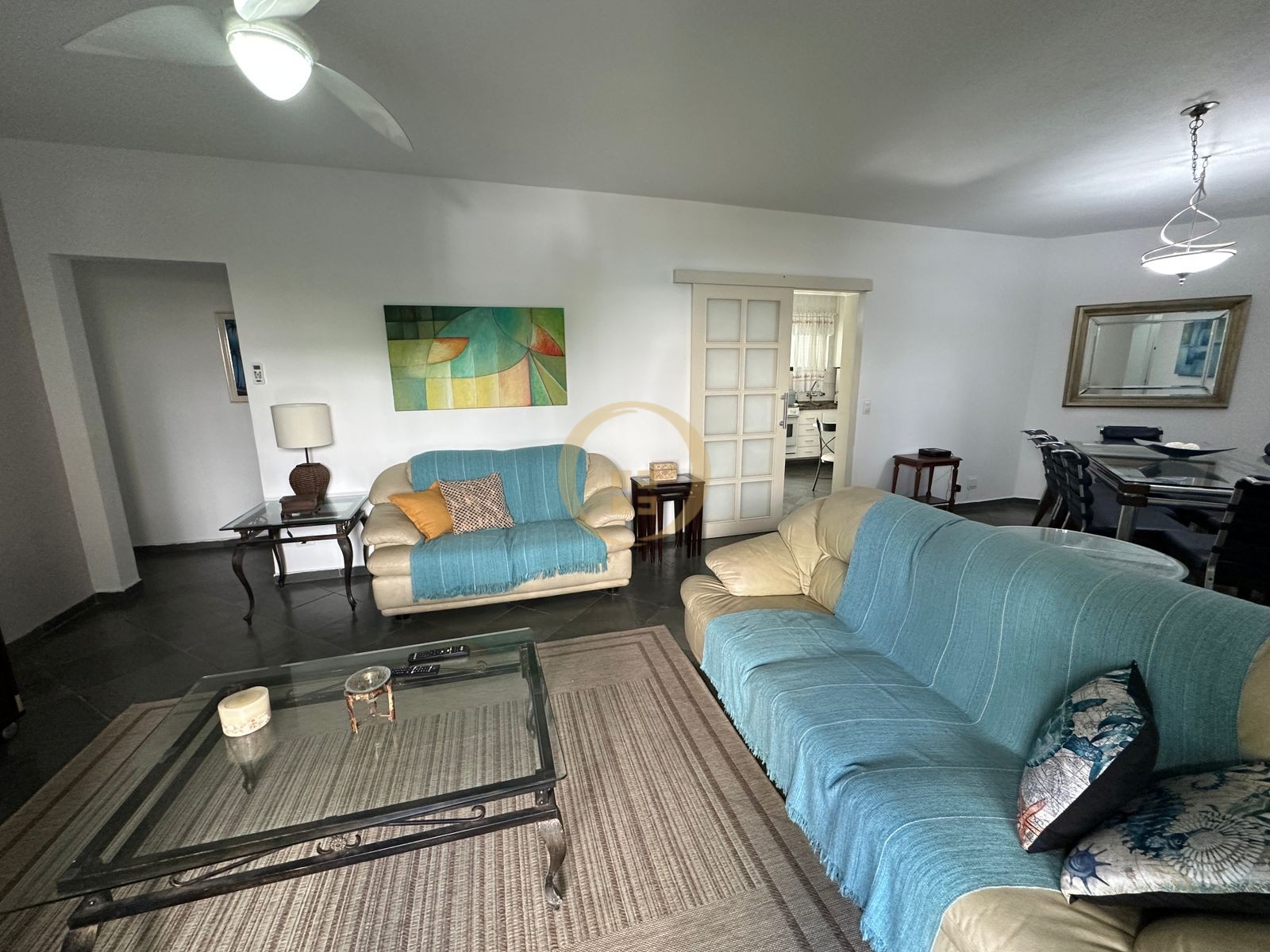 Apartamento na Praia das Pitangueiras, Guarujá - SP