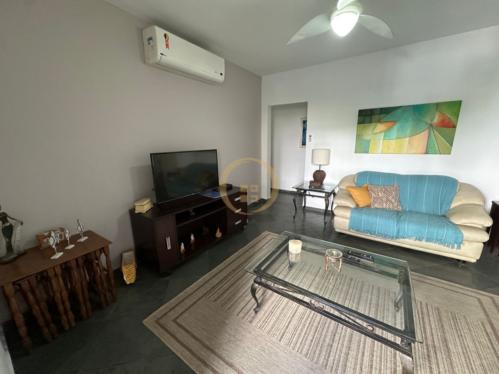 Apartamento na Praia das Pitangueiras, Guarujá - SP