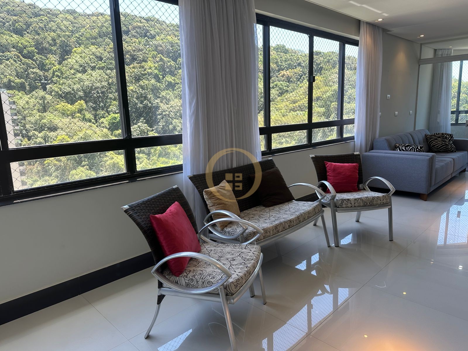 Apartamento na Praia das Pitangueiras, Guarujá - SP