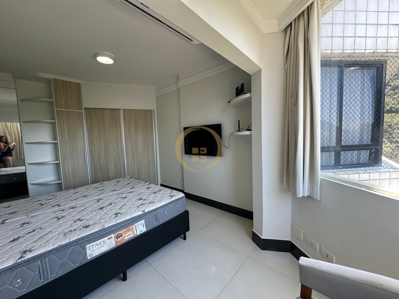Apartamento na Praia das Pitangueiras, Guarujá - SP