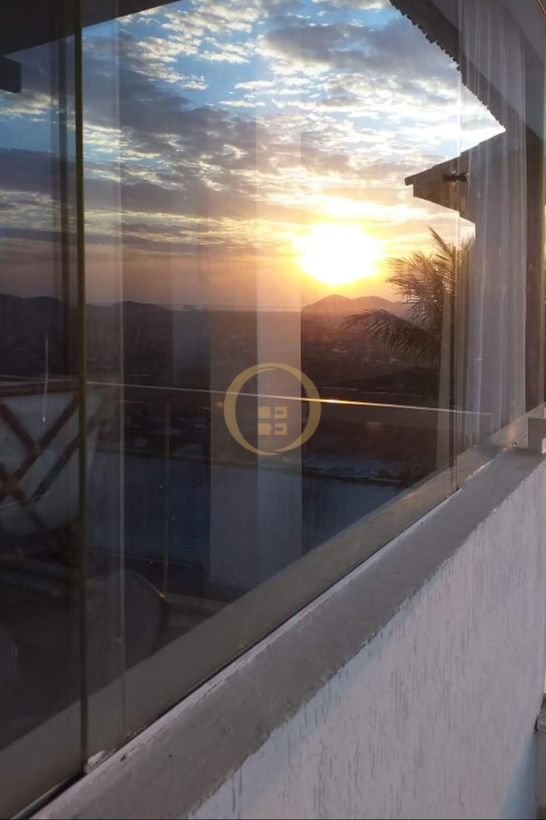 Casa em Condomínio na Praia da Enseada, Guarujá - SP