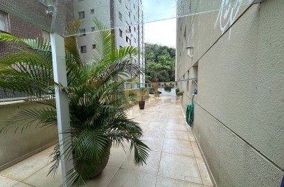 Apartamento na Praia das Pitangueiras, Guarujá - SP