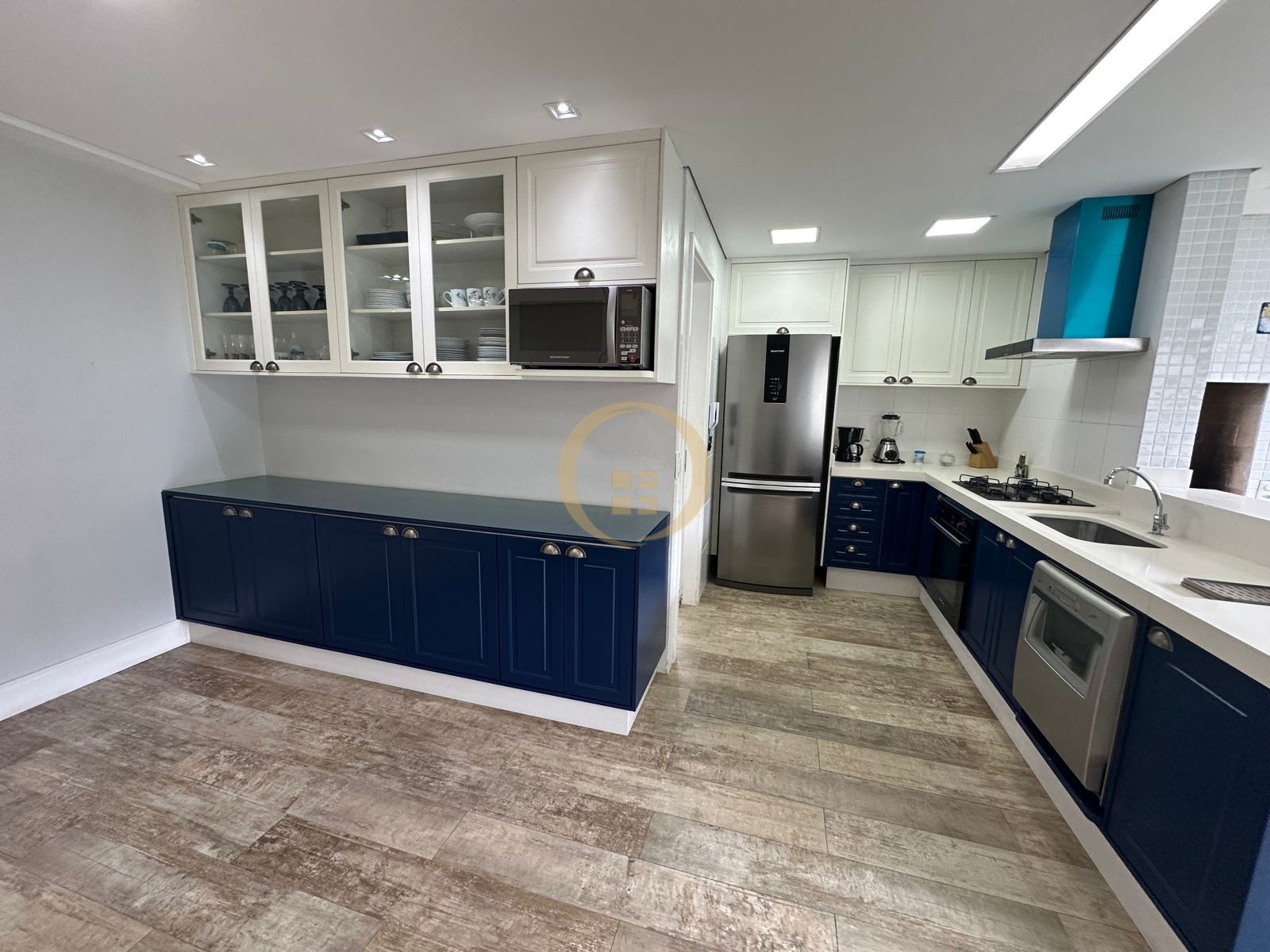 Apartamento na Praia das Pitangueiras, Guarujá - SP