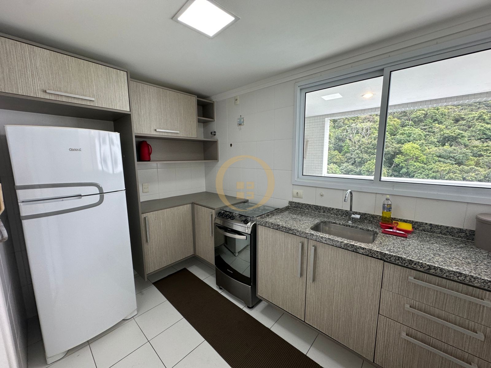 Apartamento na Praia das Pitangueiras, Guarujá - SP