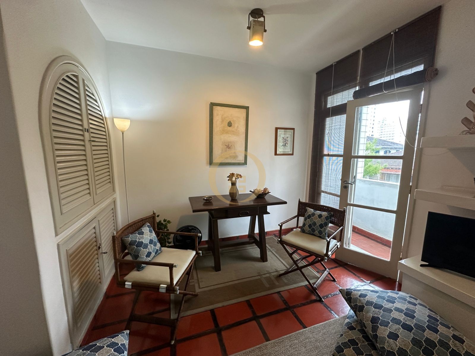 Apartamento na Praia das Pitangueiras, Guarujá - SP