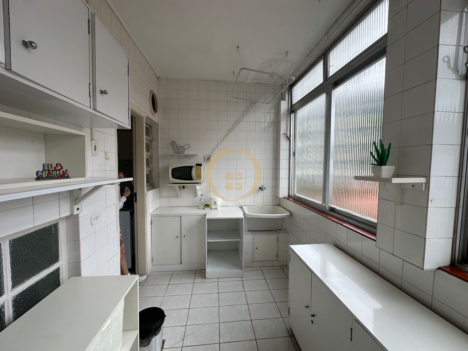 Apartamento na Praia das Pitangueiras, Guarujá - SP