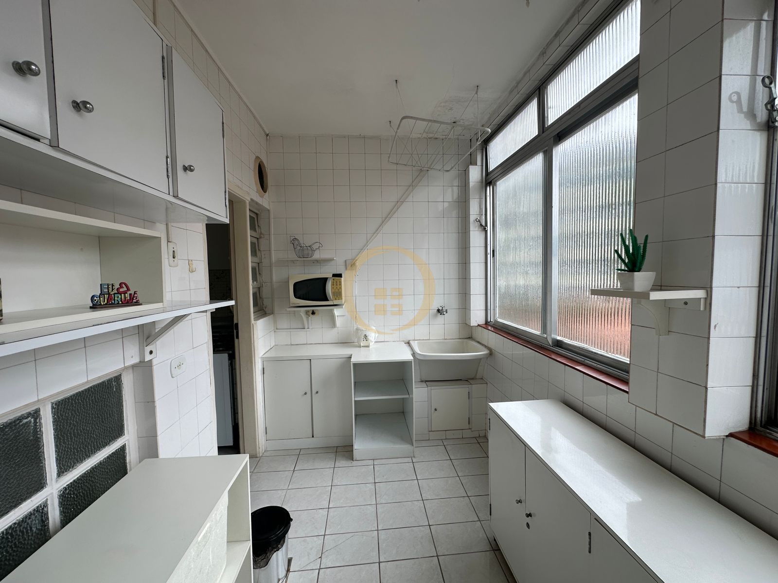 Apartamento na Praia das Pitangueiras, Guarujá - SP